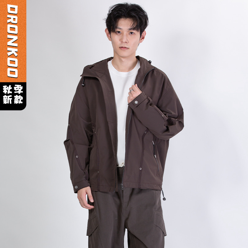 DRONKOO 2025 连帽左金属标袖子口袋织带金属扣微阔中厚夹克