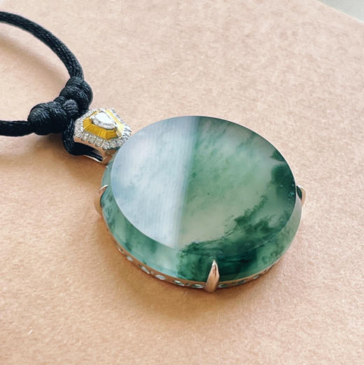 冰种意境飘花圆牌翡翠挂件 商品图2