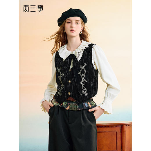 两三事 航海日志 2025秋季新款复古刺绣丝绒短款马甲女宽松马夹 商品图0