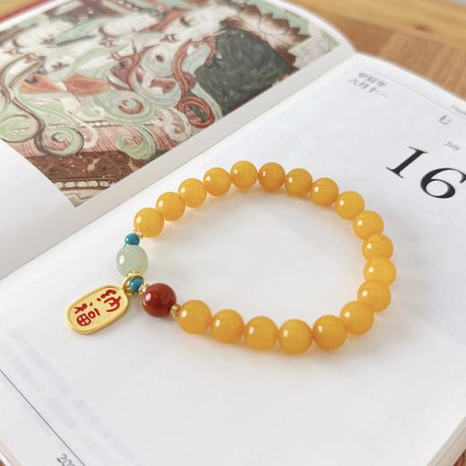【敦煌晏宁·鸡油黄蜜蜡手串】敦煌福泽小众鸡油黄蜜蜡 单圈红玛瑙招财手串 复古新中式文艺 商品图3