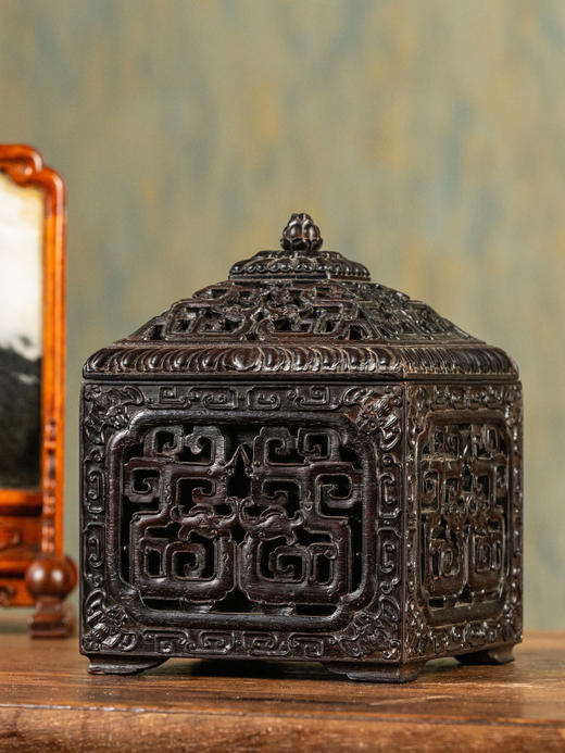 清	紫檀满雕夔龙纹方形香薰 商品图1