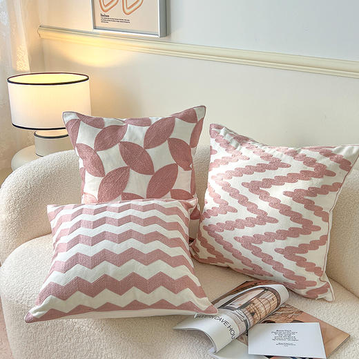 【品牌直发】加倍生活 全棉抱枕纯色几何系列 软糯吸湿透气 毛巾绣工艺 可拆洗 商品图2