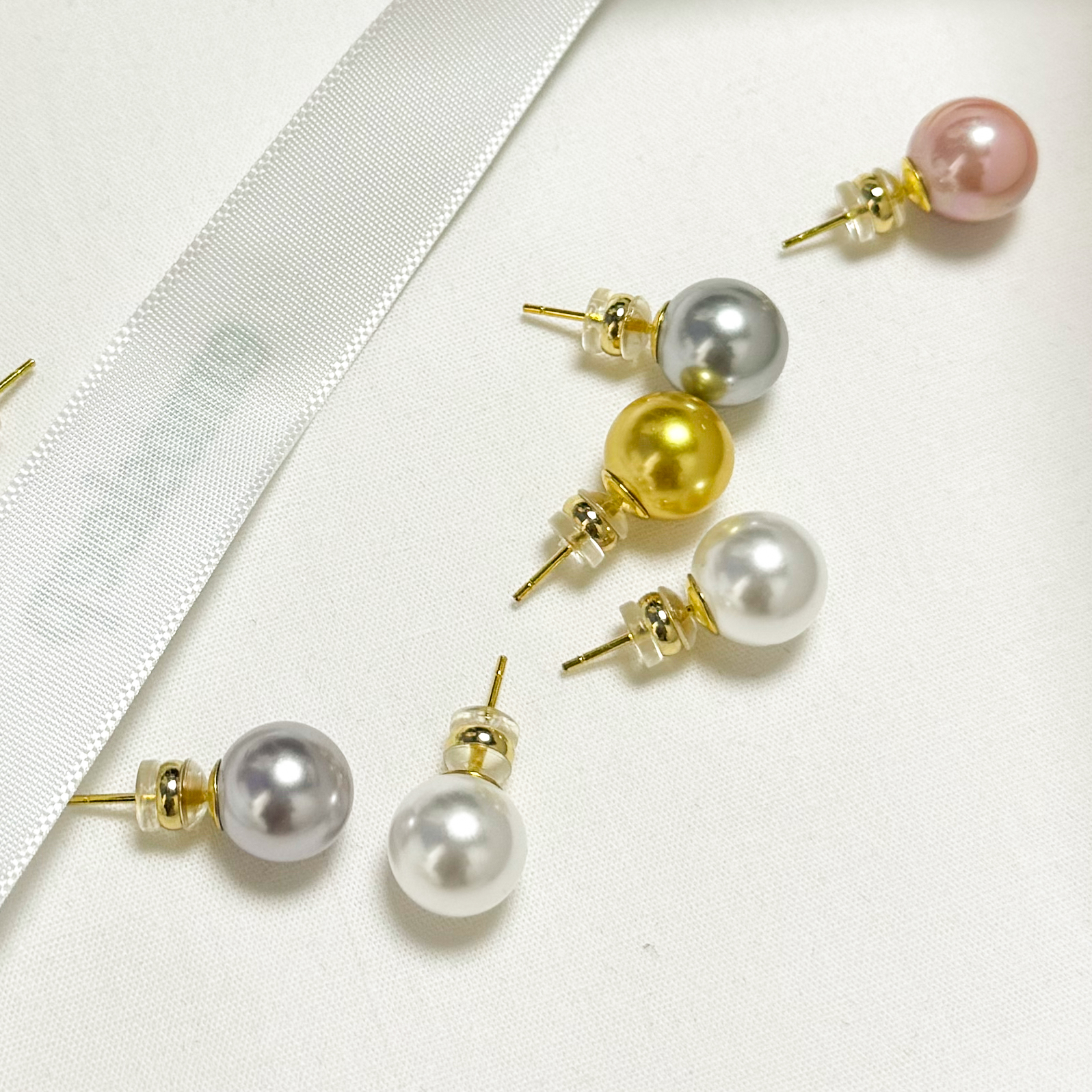 【经典不过时】yiyixm 一周珍珠耳钉（5对） | 三个黄金尺寸 5种颜色 镜面光泽 时尚简约