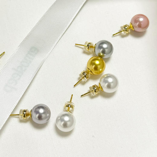 【经典不过时】yiyixm 一周珍珠耳钉（5对） | 三个黄金尺寸 5种颜色 镜面光泽 时尚简约 商品图0