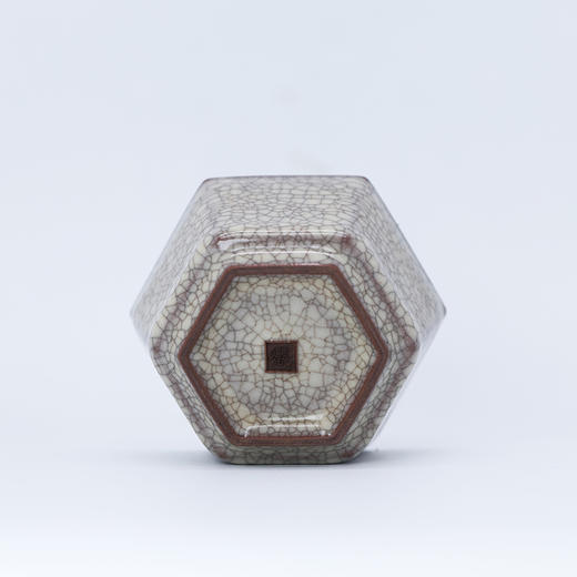 问鼎哥窑慕古款六角杯 商品图2