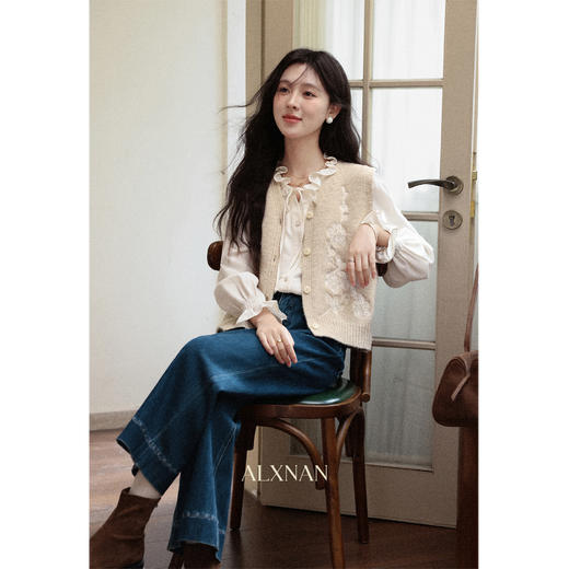 鹿向南「繁花协奏」无袖马甲毛衣针织开衫女秋季小众叠穿杏色上衣 商品图2