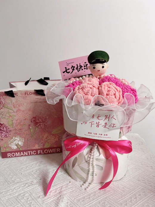 【DIY纯手工钩织11朵小玫瑰花束】纯手工钩织母亲节送礼小香风花束（手工产品不支持退换）LQQ 商品图2