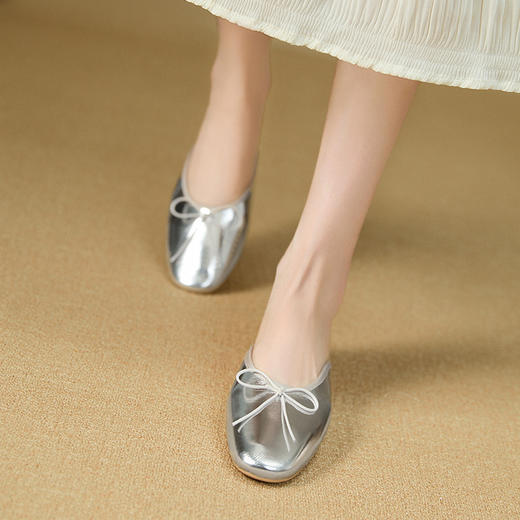 西遇真皮包头半拖鞋女新款秋季外穿法式芭蕾蝴蝶结平底鞋单鞋V0057028/V0057027 商品图3