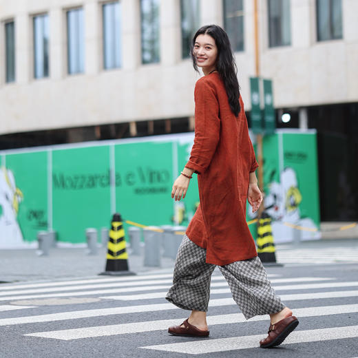 绽放旅行女装474朵/纯亚麻圆领廓感叠穿简约文艺长袖连衣裙中长款 商品图2