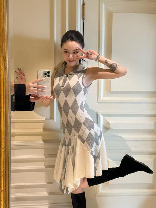 DUO智仙生 芭比学院衣橱 斯嘉丽佰分佰羊毛菱格拼接针织连衣裙 商品图2