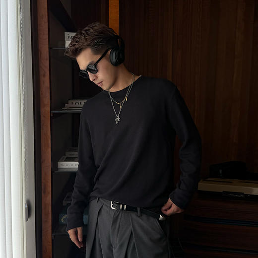 徐太浪【简约风 百搭款】纯色打底毛衣男2025新款秋冬套头针织衫 商品图3