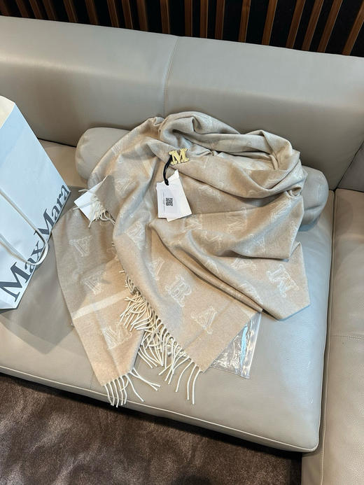 国内现货maxmara羊绒双面披肩➕胸针2900元配购物袋 商品图2