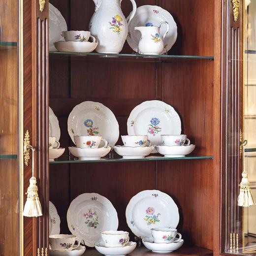 独角鹿西洋古董1890年代法国家具工坊A.HUGNET签名出品路易十六风格大理石顶装饰缎带火炬主题铜鎏金精雕菱格纹细木镶嵌玻璃展柜 商品图8