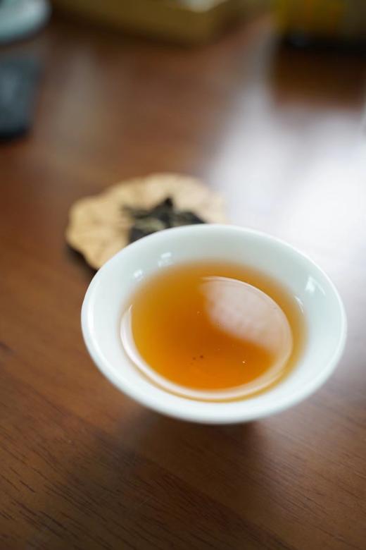周五秒杀/ 甜蜜蜜 . 古树白茶 拍5饼再送2饼（数量有限） 商品图3