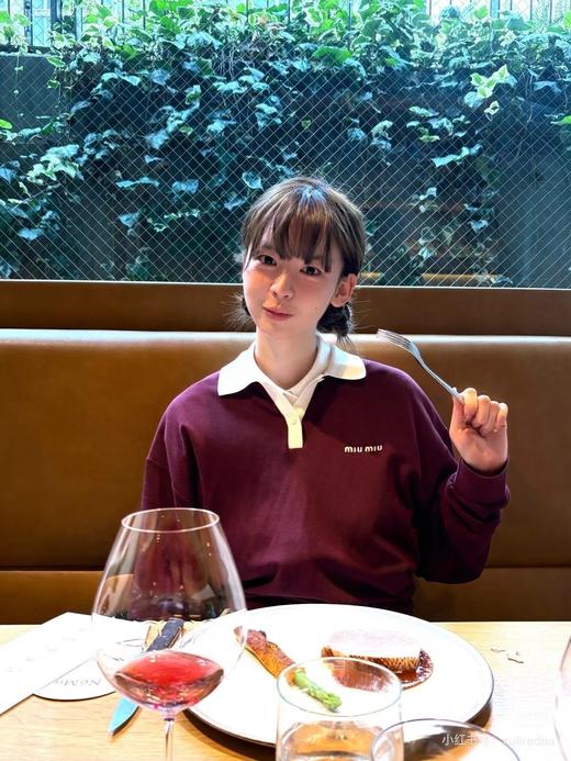 重磅渠道！miu酒红色polo   宽松版型   面料60支双股棉领子针织工艺 商品图1