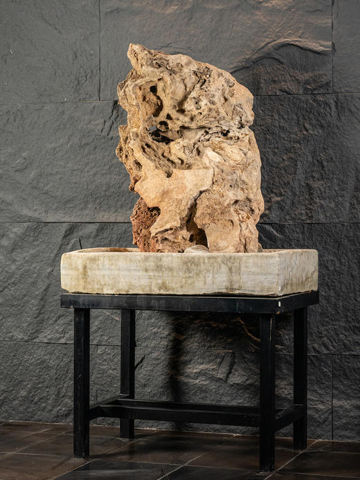 清	太湖石园林赏石及方形石盆 商品图0