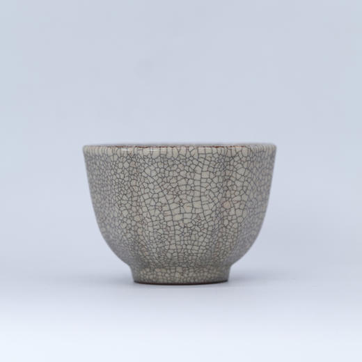 问鼎哥窑慕古款镜花杯 商品图1