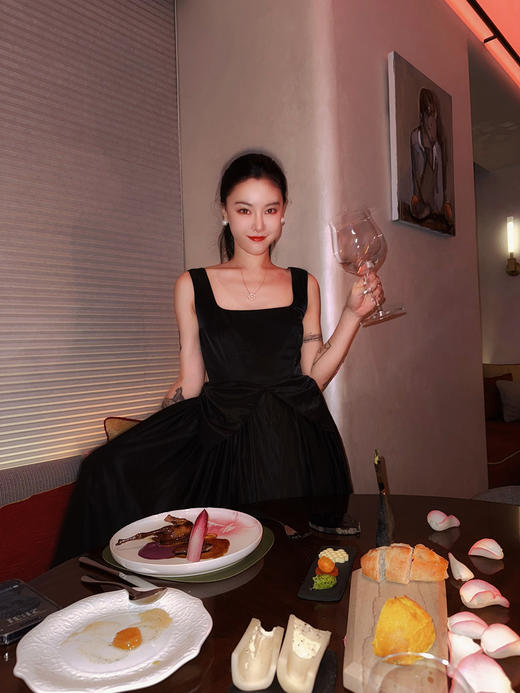 DUO智仙生 黑标 蝴蝶结圆舞曲黑色吊带舞会连衣裙 商品图2