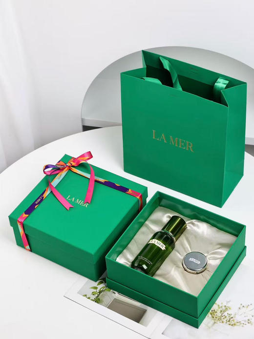 国柜海蓝之谜系列套盒 ！唇膜/精粹水/精粹乳/面霜/洗面奶/眼霜多重组合 礼盒配礼袋 商品图5