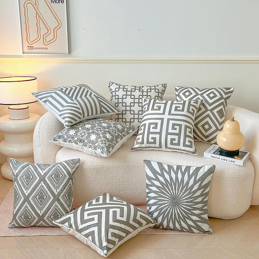 【品牌直发】加倍生活 全棉抱枕纯色几何系列 软糯吸湿透气 毛巾绣工艺 可拆洗 商品图3