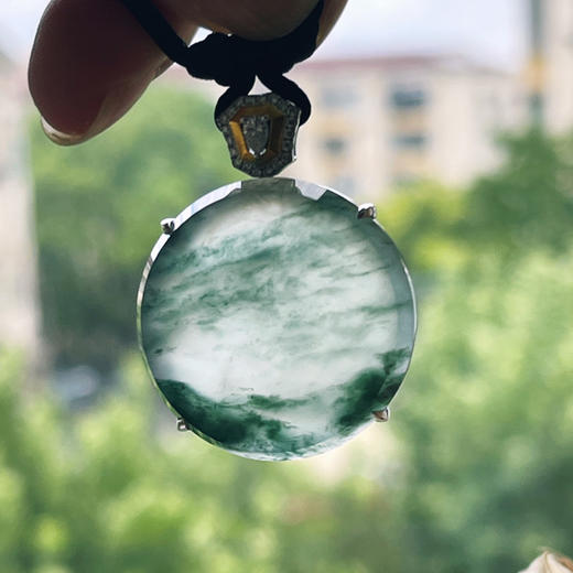 冰种意境飘花圆牌翡翠挂件 商品图1