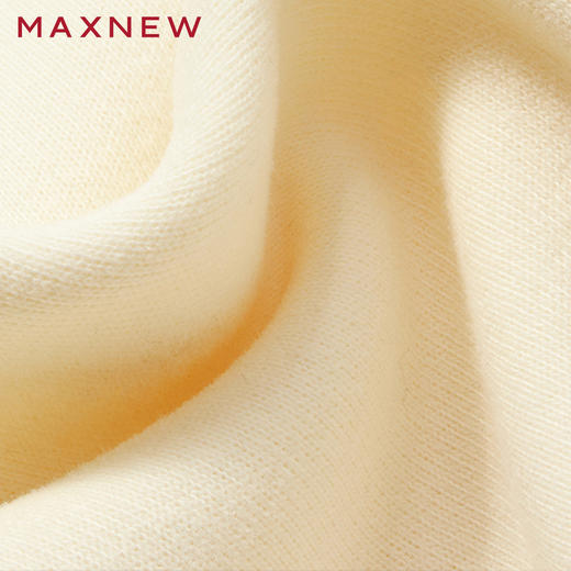 【门店同款】马恩MAXNEW童装秋冬女童冬季卫衣加厚圆领刺绣简约百 商品图4