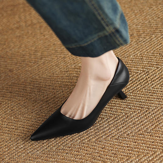 【预售5天】秋冬新款尖头浅口高跟鞋豹纹时尚百搭气质通勤单鞋DMJFG&82598F 商品图3