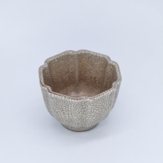 问鼎哥窑慕古款镜花杯 商品图0