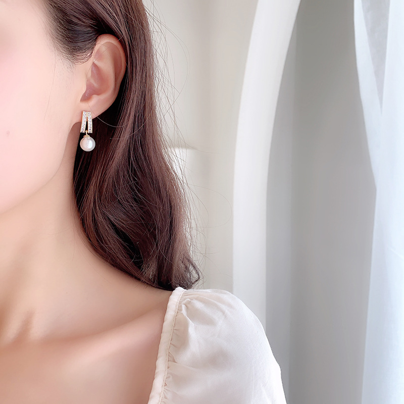 【预售3天】韩国气质法式简约锆石耳钉女S925银针创意饰品几何珍珠耳环H-101