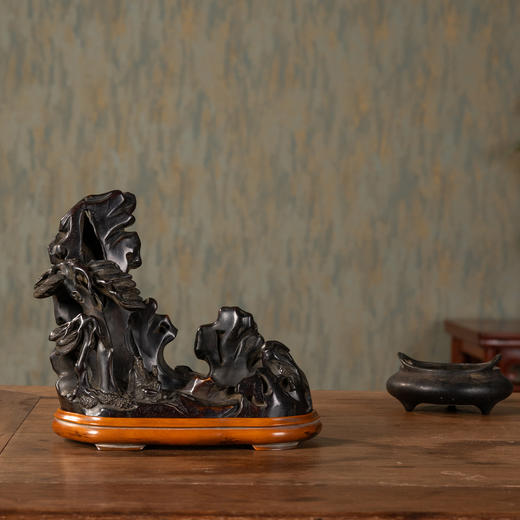 清	紫檀木雕松下高仕山子摆件（黄杨木座） 商品图3