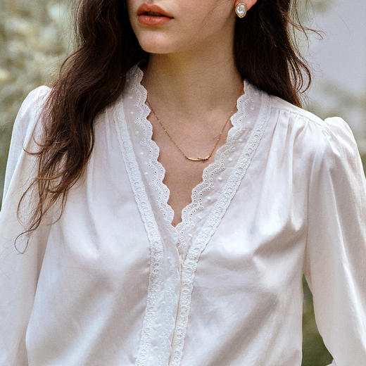 OLrain欧芮儿拼接花边领气质法式衬衫秋季2025新款宫廷风长袖上衣 商品图3