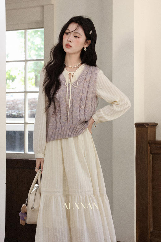 鹿向南「紫雾杏语」法式长袖连衣裙女早秋新款设计感收腰杏色长裙 商品图5