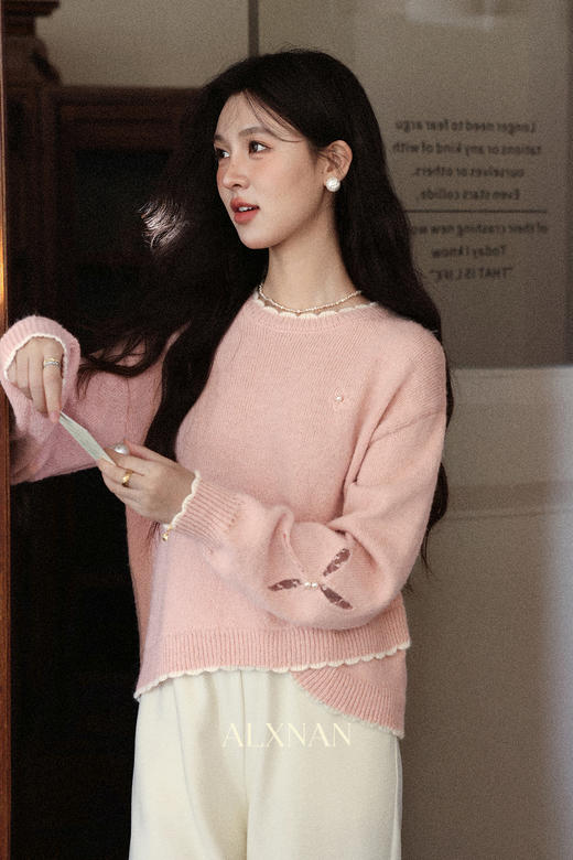 鹿向南「含花待放」粉红色圆领针织衫早秋新款设计感甜美上衣女款 商品图5