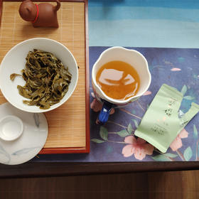 福州茉莉花茶--茉莉香螺   花香超浓郁  炎热夏季的一缕凉风 清香甘甜 茶球状  茉莉花的清幽和茶叶的清新