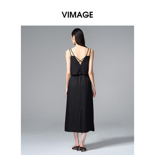 VIMAGE纬漫纪气质通勤显瘦收腰假两件黑色吊带连衣裙2025秋季新款V2407104 商品图4