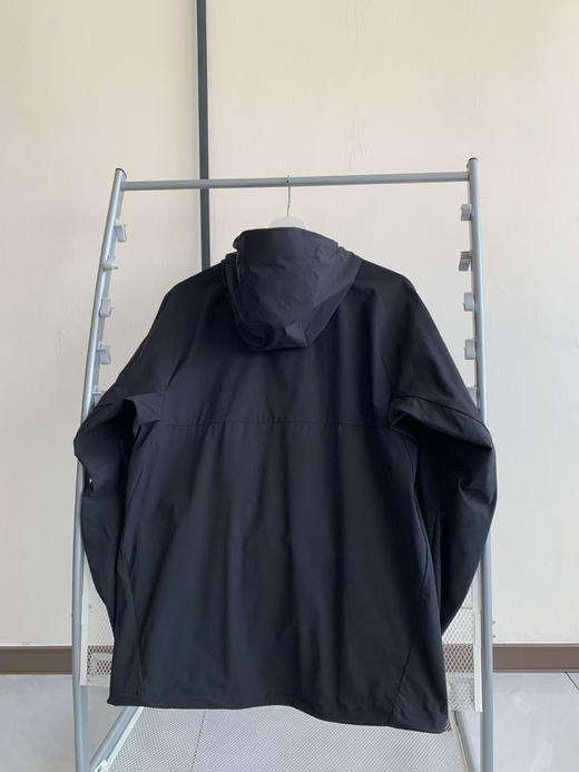 原单正品 DESCENTE迪桑特TRAINING训练运动健身防晒外套男士梭织上衣～
颜色：黑色
尺码：m ，L，xl，xxl 商品图1