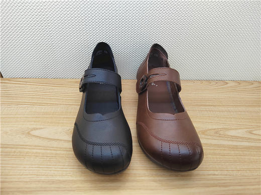 豪行春季新款23129202真皮时尚浅口休闲低跟女鞋单鞋 商品图1