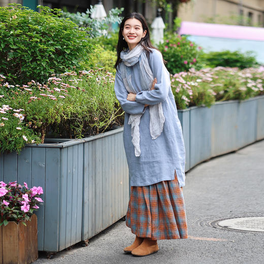 绽放旅行女装474朵/纯亚麻圆领廓感叠穿简约文艺长袖连衣裙中长款 商品图1