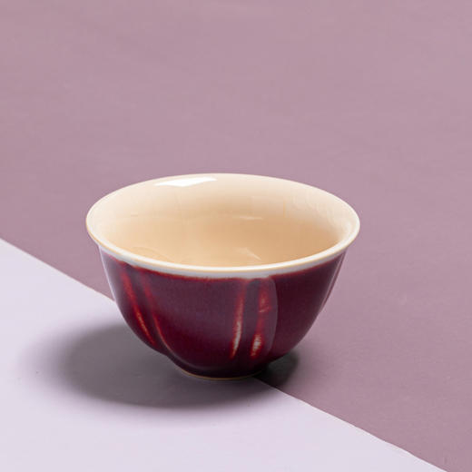 问鼎钧瓷鹅黄青花圆形葵口杯（莲华） 商品图0