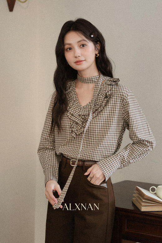 鹿向南「秋景漫篱」咖色格纹休闲长袖V领衬衫秋季新款通勤上衣女 商品图5