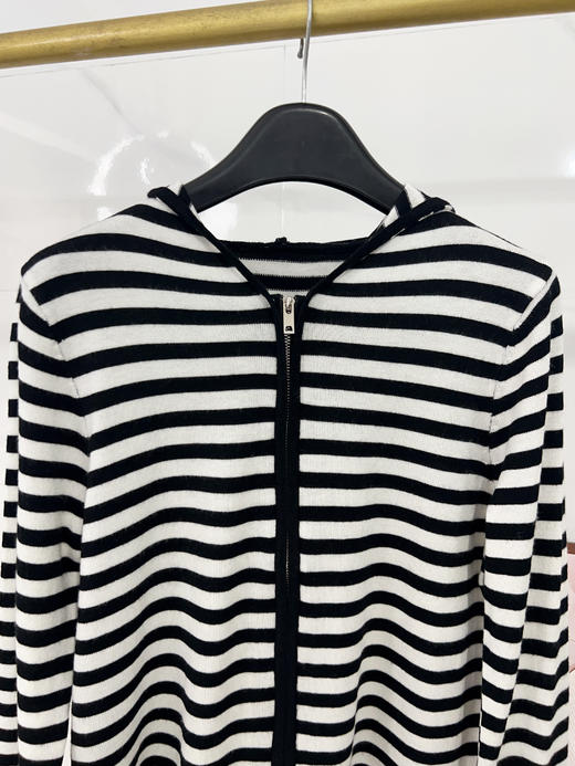 🌈早秋最佳双股精纺羊毛外套 【MOMOTIABIN连帽小条纹拉链精纺羊毛开衫HJZXZ156】✅慵懒感连帽条纹，🙈毫不费力面料软糯糯的巨舒服 商品图6