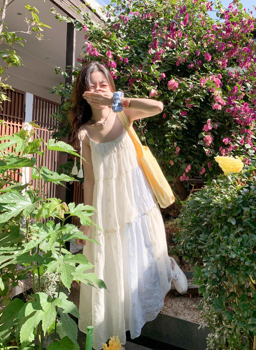 【折后再享2件88折】现货秒杀！最后一波 ！！度假风撞色拼接吊带连衣裙 日常249.99 立减140 秒杀109.99！ 商品图0