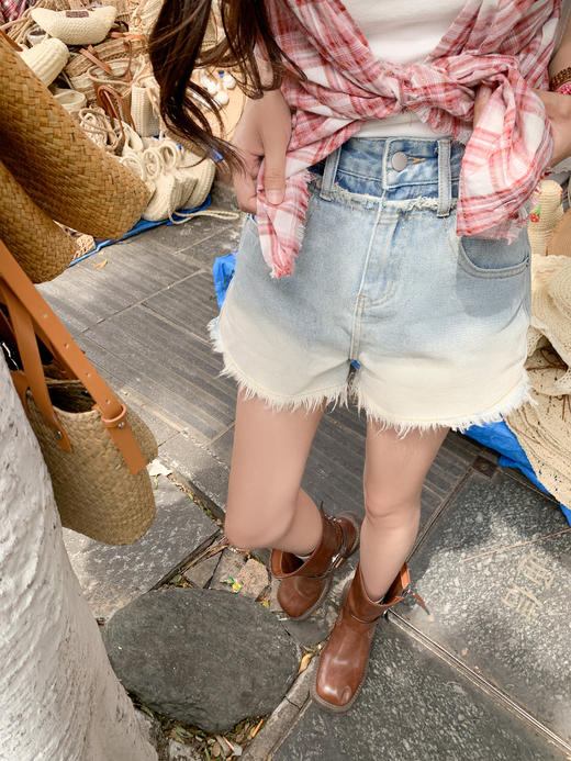 【129元任选2件】现货！渐变牛仔短裤 商品图12