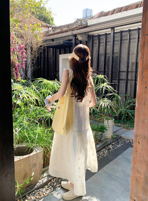 【折后再享2件88折】现货秒杀！最后一波 ！！度假风撞色拼接吊带连衣裙 日常249.99 立减140 秒杀109.99！ 商品图12