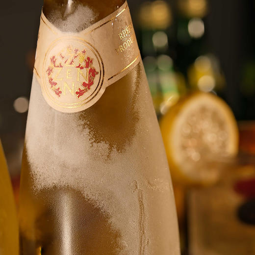 热卖中！！1919全球酒水连锁专柜款！【德国原瓶进口】麦克尔Michael森森古堡雷司令甜白葡萄酒 10.5度甜型 750m/瓶 商品图6