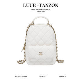 香奈儿  首款主打学院风的一款小背包  mini双肩背包 （LZ）