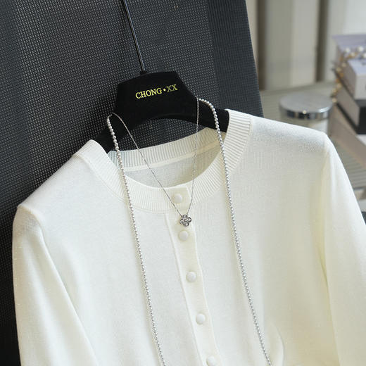 进口羊毛巴素兰不起球精致细闪亮丝羊毛开衫 商品图11