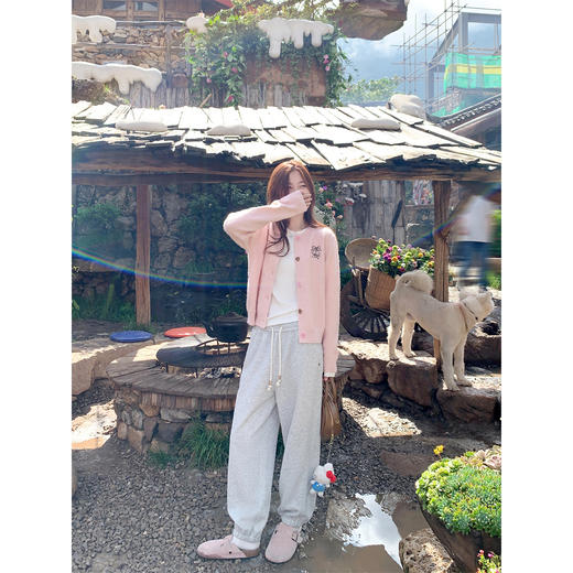 <曾小咸推荐>韩系短款爱心扣刺绣针织开衫 商品图3