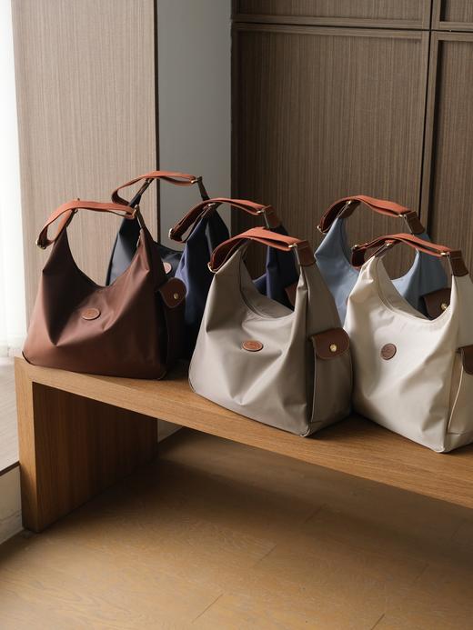 被王菲种草了，珑骧帆布hobo邮差包实用主义兼具美感，大容量超轻便全年都能背，可单肩斜挎、腋下、手提！（SS） 商品图1