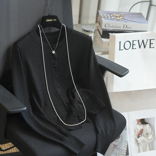 进口羊毛巴素兰不起球精致细闪亮丝羊毛开衫 商品图5